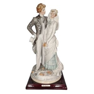 Giuseppe Armani Vintage Bride and Groom Figurine Wedding Day Statue 1984
